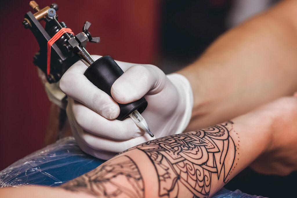 Why Are More People Choosing Needle and Ink Tattoos Over Traditional Styles?